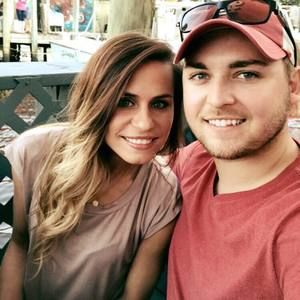 Meet your Posher, Macee